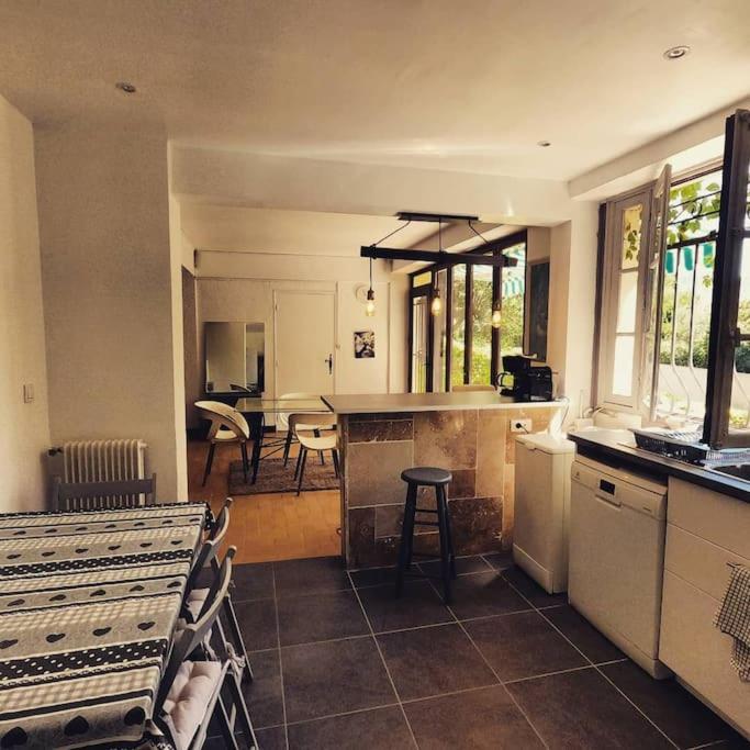 Charmant Rez De Villa Climatise Renove, 90M2 Avec Parking 卡西斯 外观 照片